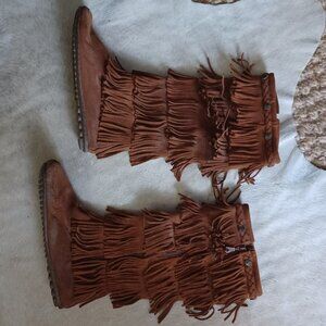 Minnetonka 5 Layer Fringe Moccasins